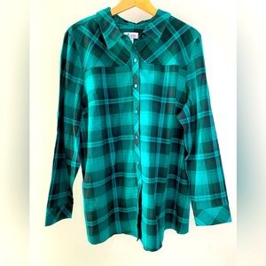 Denim and Co. Green and Black Plaid Button Down Shirt